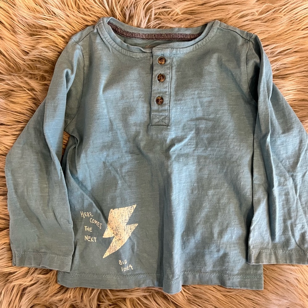 Gymboree boys 3T long sleeved T-shirt, distressed graphic. Excellent condition.